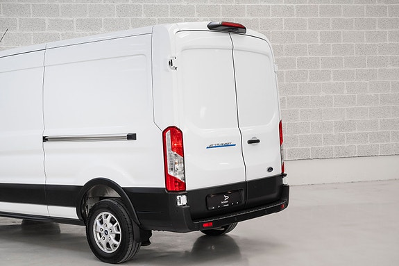 Ford Transit 7 of 28