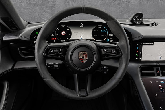 Porsche Taycan 4 14 of 30