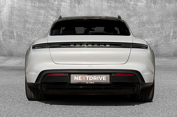 Porsche Taycan 4 7 of 30