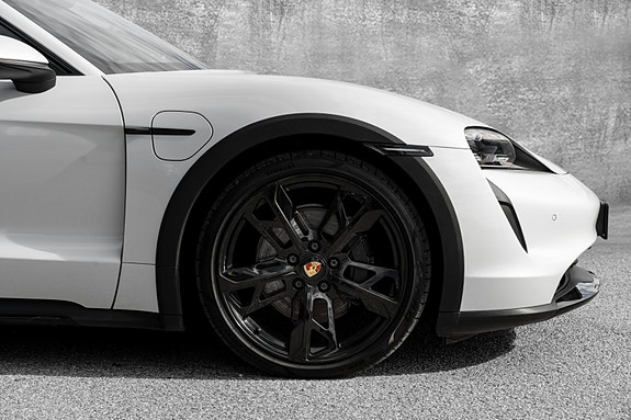 Porsche Taycan 4 11 of 30