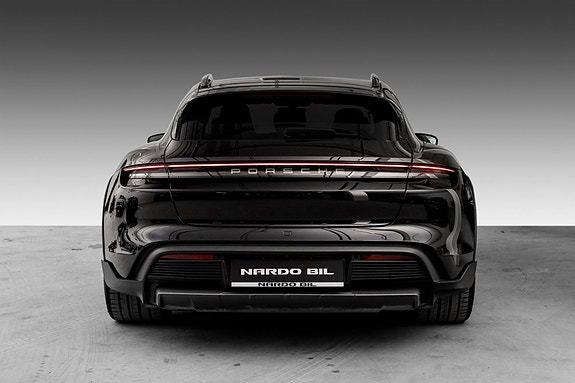 Porsche Taycan 8 of 27