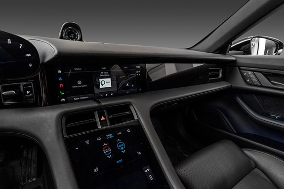 Porsche Taycan 12 of 27