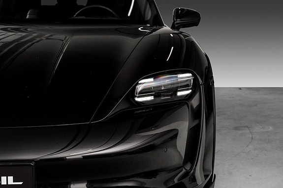 Porsche Taycan 4 of 27