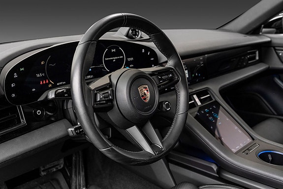 Porsche Taycan 20 of 27