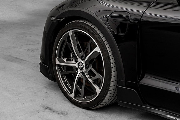 Porsche Taycan 7 of 27