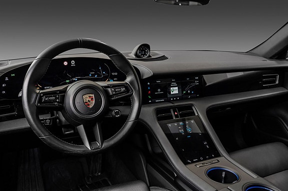 Porsche Taycan 24 of 27