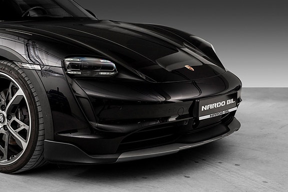 Porsche Taycan 2 of 27
