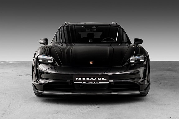 Porsche Taycan 3 of 27