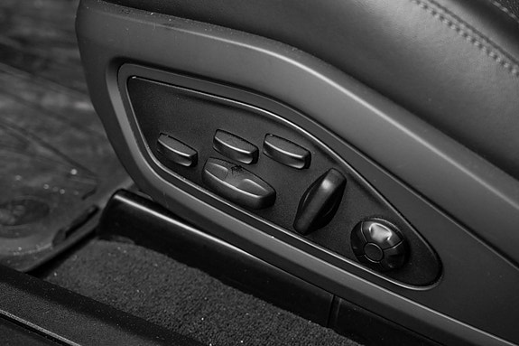Porsche Taycan 21 of 27