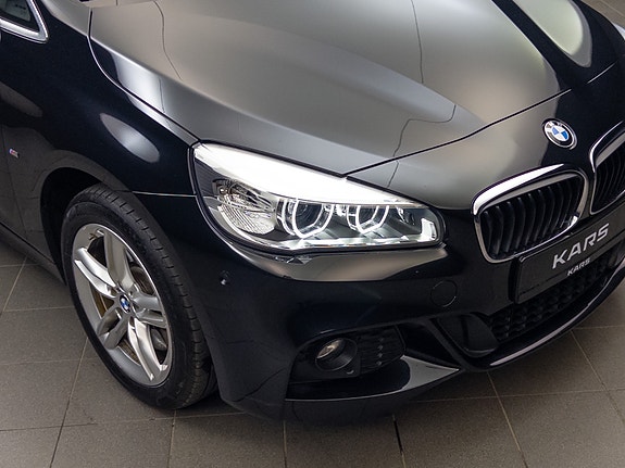 BMW 225xe 3 of 30
