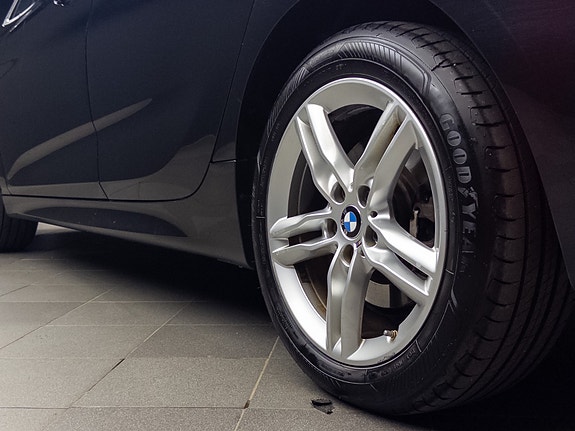 BMW 225xe 18 of 30