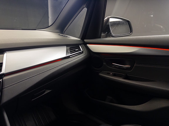 BMW 225xe 29 of 30