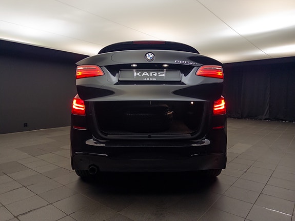 BMW 225xe 13 of 30