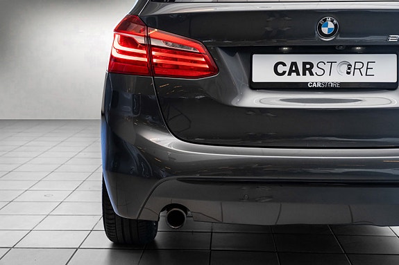 BMW 225xe 8 of 24