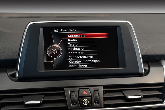 BMW 225xe 17 of 24