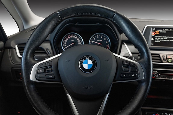 BMW 225xe 10 of 24