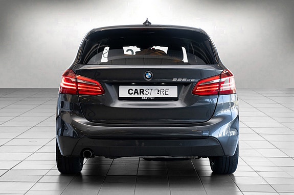 BMW 225xe 7 of 24