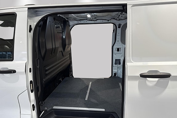 Volkswagen Transporter 12 of 16