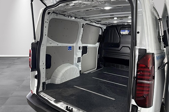 Volkswagen Transporter 10 of 16