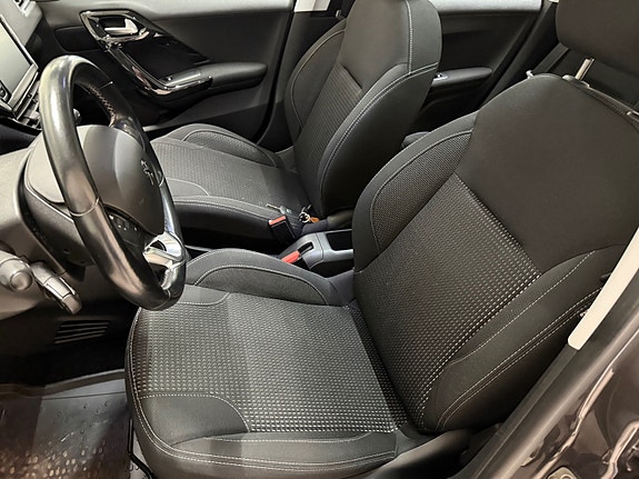 Peugeot 208 28 of 30