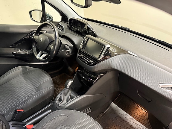 Peugeot 208 26 of 30