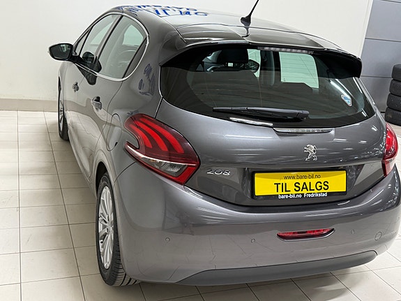 Peugeot 208 15 of 30