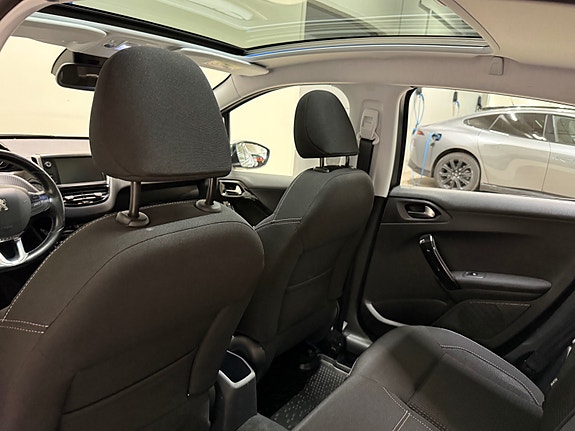 Peugeot 208 30 of 30