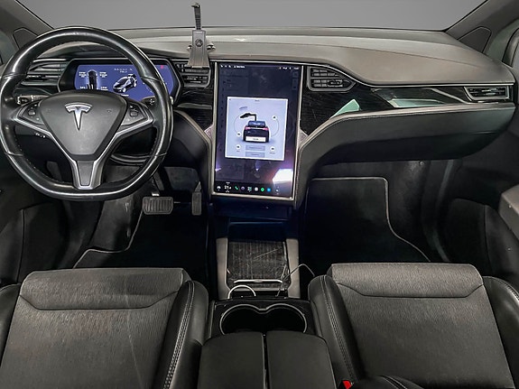 Tesla Model X 10 of 22