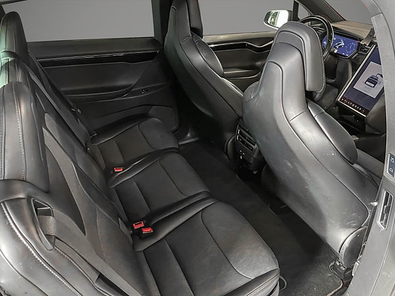 Tesla Model X 19 of 22