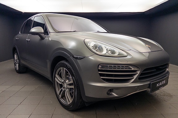 Porsche Cayenne 3 of 30
