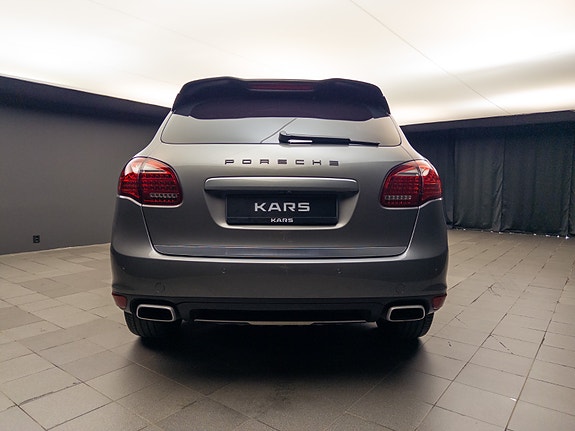 Porsche Cayenne 14 of 30
