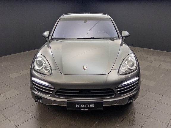 Porsche Cayenne 4 of 30