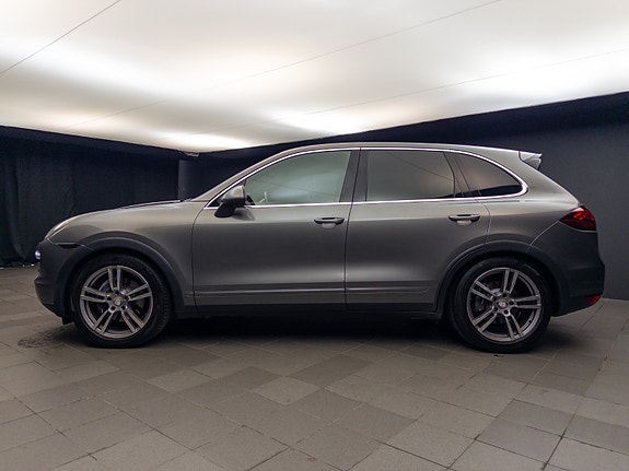 Porsche Cayenne 6 of 30