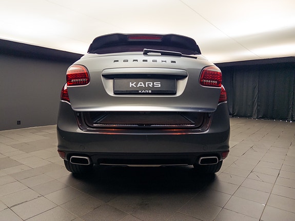 Porsche Cayenne 15 of 30