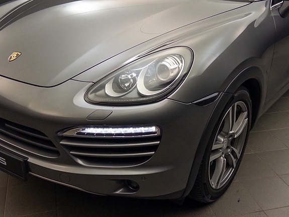 Porsche Cayenne 19 of 30