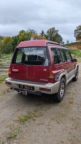 Suzuki Vitara 3 of 14