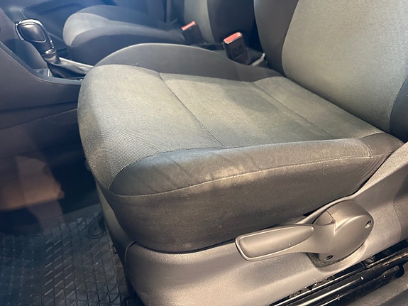Volkswagen Caddy Maxi 14 of 30