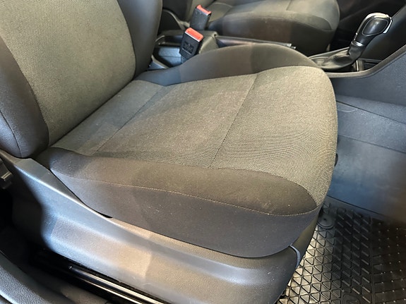 Volkswagen Caddy Maxi 21 of 30