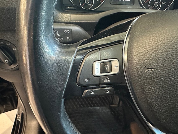 Volkswagen Caddy Maxi 17 of 30
