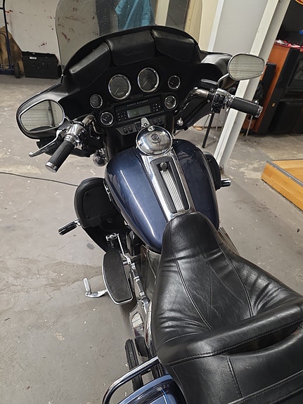 Harley-Davidson FLHTC Electra Glide Classic 4 of 5