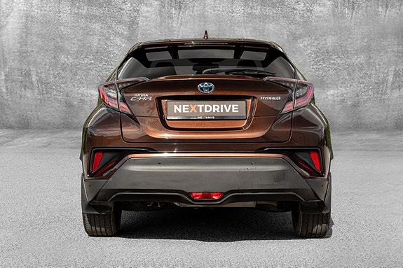 Toyota C-HR 5 of 30