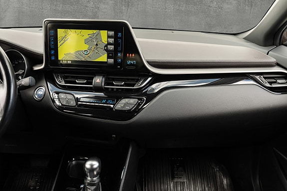 Toyota C-HR 21 of 30