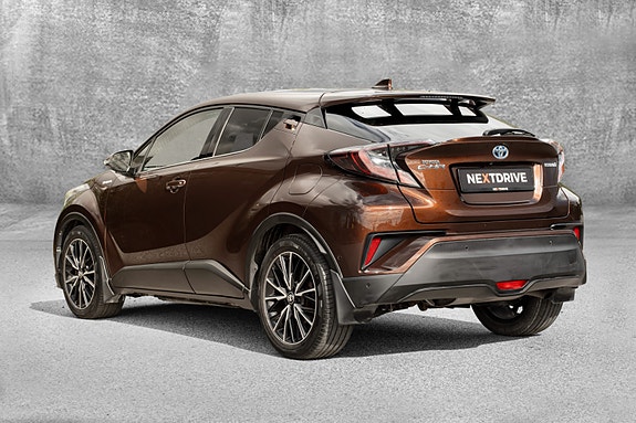 Toyota C-HR 8 of 30