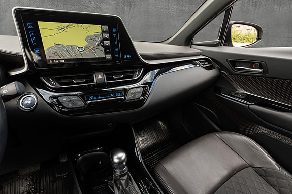 Toyota C-HR 22 of 30