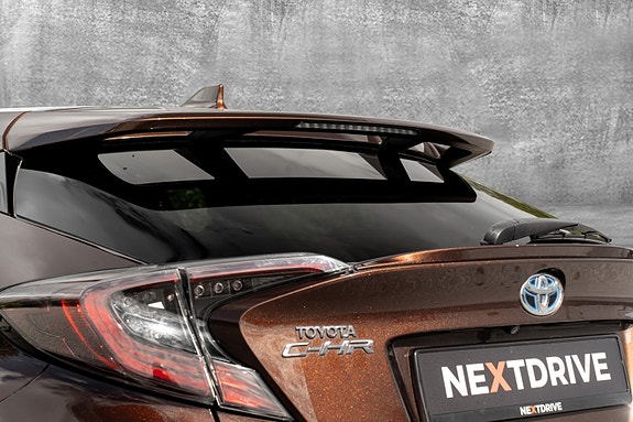 Toyota C-HR 7 of 30