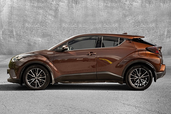 Toyota C-HR 10 of 30