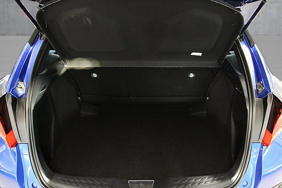 Toyota C-HR 14 of 30