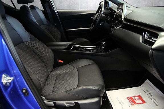 Toyota C-HR 16 of 30