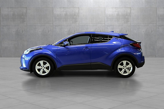 Toyota C-HR 3 of 30