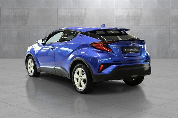 Toyota C-HR 4 of 30
